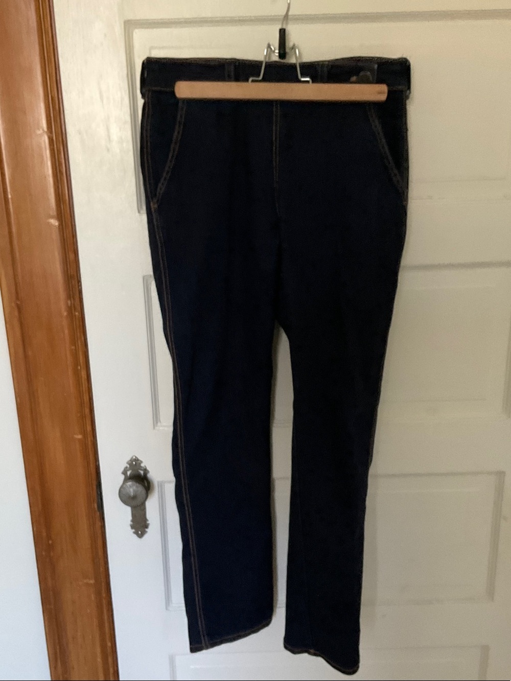 Hell Bunny Dark Blue Straight-Leg Jeans with Contrast Stitching